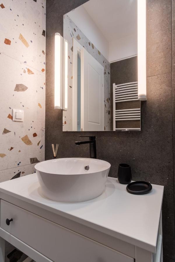 Home Is Salonic Exterior foto